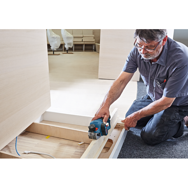 Електрорубанок Bosch GHO 12 V-20 (06015A7000)